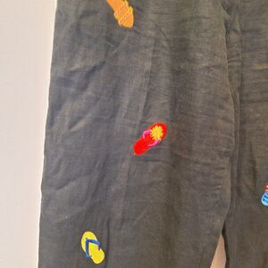 Saint Tropez ‎ Capri Pants  Women's 10 Linen Black Embroidered Flip Flops